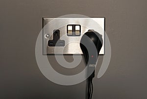 UK wall electric plug socket (brushed silver)