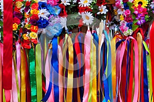 Ukrainian female head-dress garlands and ribbons