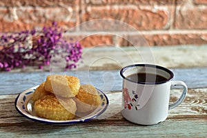 ULI Goreng, a snack made from glutinous rice and black coffee