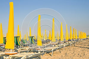 Gli ombrelli un solarium Spiaggia 