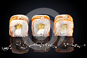 Unagi rolls spicy roru with eel