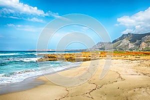 Incredibile paese balneare da Spiaggia più vicino mantello 