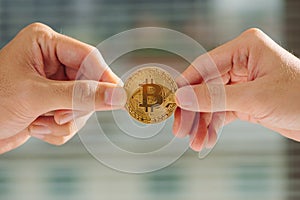 Uncertainty with bitcoin in hand,war of bitcoin,pull bitcoin wit
