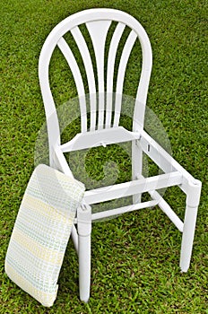 Uncomplete White Chair with Pad photo