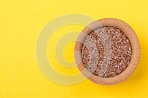 Uncooked, raw linseed or flax seed