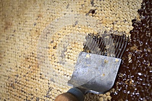 Uncorking honeycomb with a fork