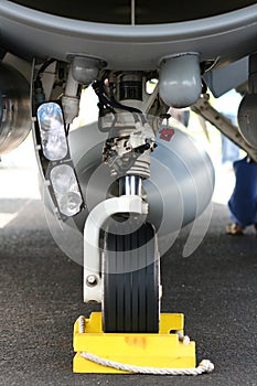 Undercarriage front landing gear