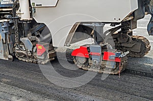 Undercarriage of road milling machine