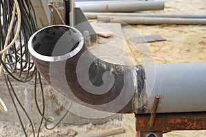 Undercooked weld. Piping during manual arc welding using an electrode