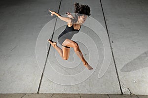 Underground Dance 32