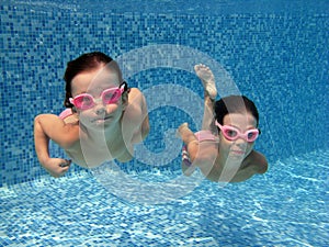 Underwater kids