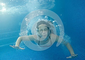 Underwater little girl