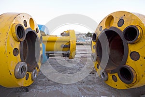 Underwater oil or gas pipes/drilling risers