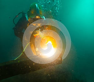 Underwater oxy-fuel in deep ocean depths