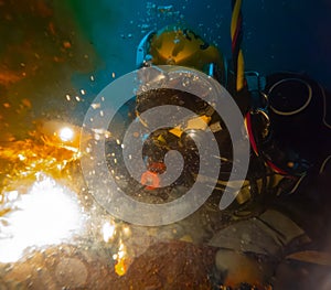 Underwater oxy-fuel in deep ocean depths