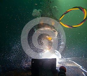 Underwater welding in deep ocean depths