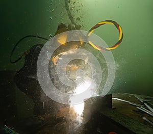 Underwater welding in deep ocean depths