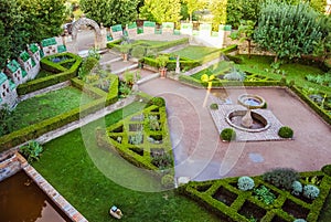 Ungersheim : Green garden with plants and flowers at the Ecomuseum of Alsace.