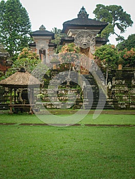 The unique architecture of samuan tiga temple in bedahulu village tampaksiring districts