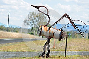 Único australiano pájaro escultura buzón hecho de chatarra 