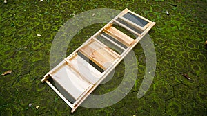 Unique folding shelves for selling products, home decorations, offices, cafes.