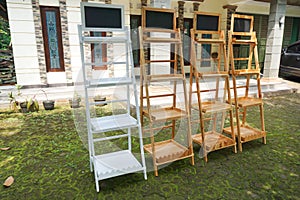 Unique folding shelves for selling products, home decorations, offices, cafes.