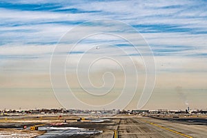 United Airlines 737-800 taking off from Newark Liberty Airport EWR