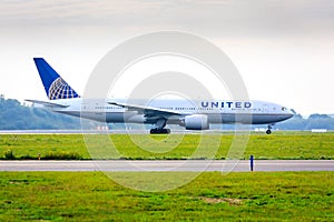 United Airlines Boeing 777