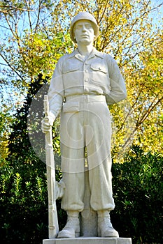 Unknown soldier statue