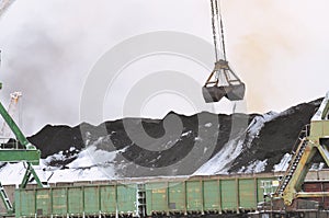 Unloading of coal from railway wagons.