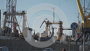 Unloading cranes of the river port