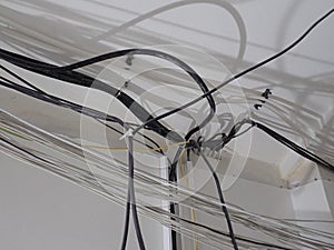 Unorganised wires on a building site