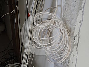 Unorganised wires on a building site