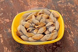 Unpeeled Almonds nuts