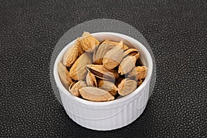 Unpeeled Almonds nuts