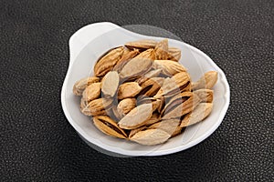 Unpeeled Almonds nuts