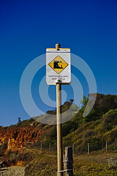 Unstable cliffs keep clear sign