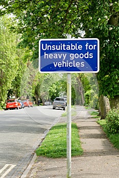 Unsuitable for heavy goods vehicles sign