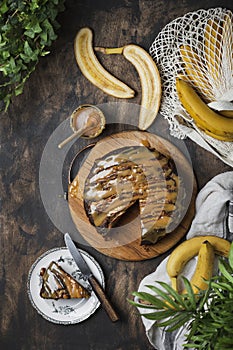 Upside down banana cake with caramel sauce