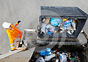 Urban recycling garbage services