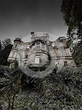 Urbex abandoned historical villa decay