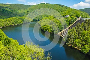 Presa sobre el en norte alemania 