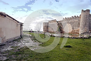 UrueÃÂ±a castle with pond photo