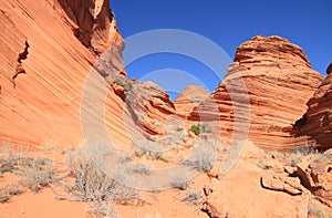 USA, Arizona: Coyote Buttes South - Sculpted Sandstone Layers