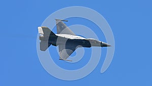 USAF F16 fighting falcon performing aerobatics at Singapore Airshow