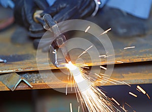 Use acetylene torch to cutting metal