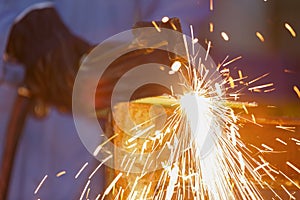 Use acetylene torch to cutting metal