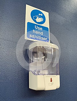 Use Hand Sanitiser Sign and Gel
