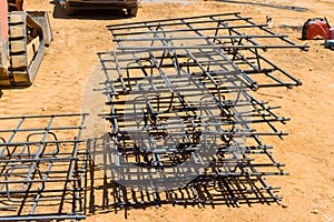 The use of rebar on construction sites to reinforce steel bars for reinforced concrete