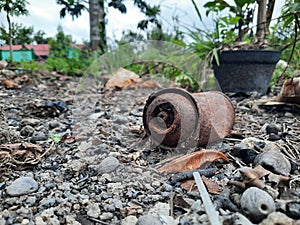 used spray paint cans that have rusted with time